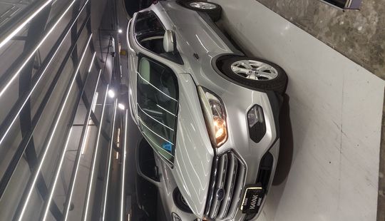 Ford • Escape