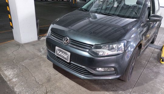 Volkswagen • Polo