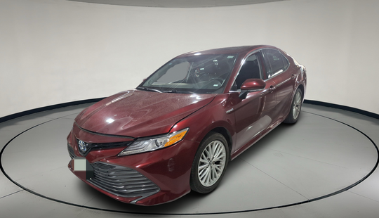 Toyota • Camry
