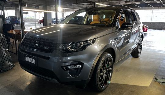 Land Rover • Discovery Sport