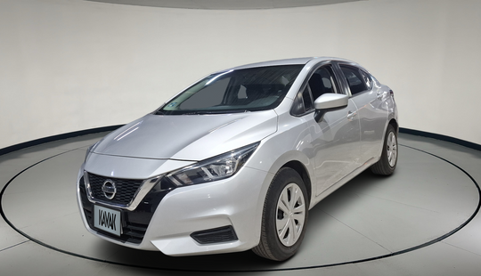 Nissan • Versa