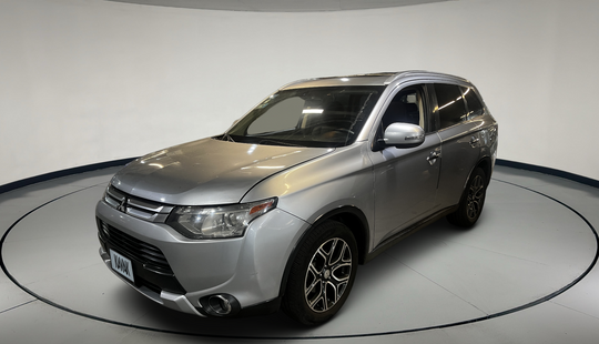 Mitsubishi • Outlander