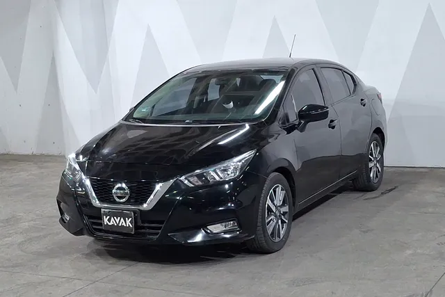 Nissan · Versa
