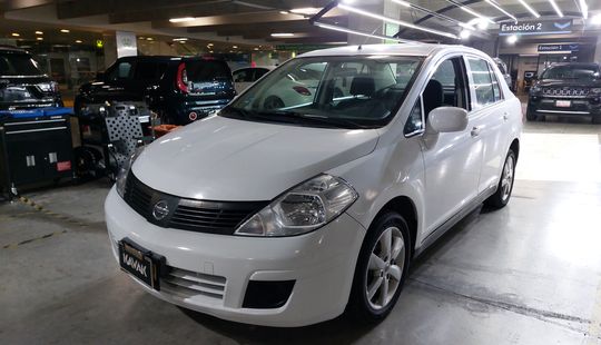 Nissan • Tiida