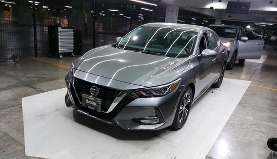 Nissan • Sentra
