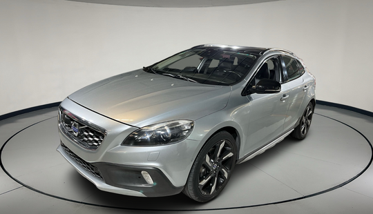 Volvo • V40
