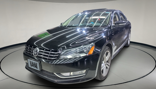 Volkswagen • Passat