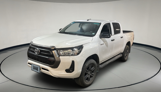 Toyota • Hilux