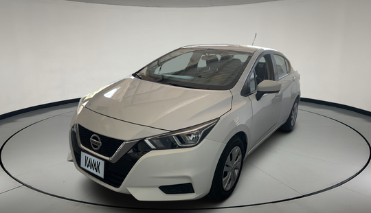 Nissan • Versa
