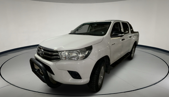 Toyota • Hilux