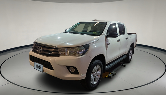 Toyota • Hilux