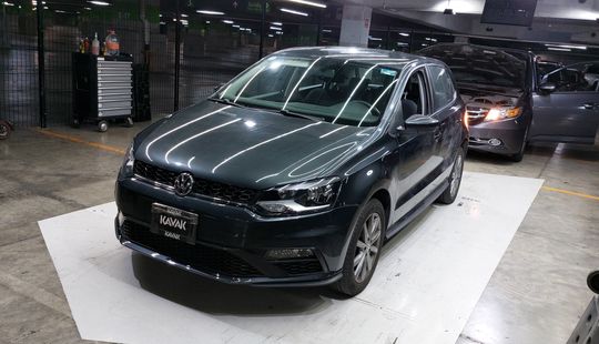 Volkswagen • Polo