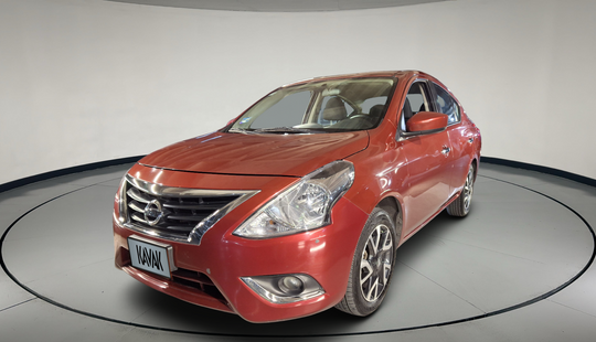 Nissan • Versa