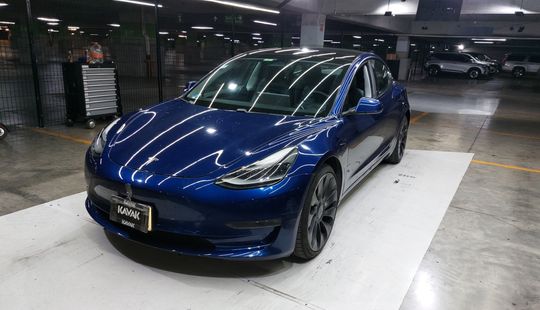Tesla • Model 3