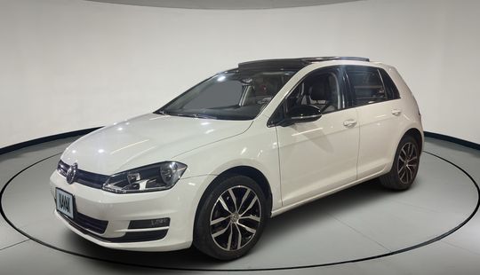 Volkswagen • Golf