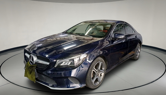 Mercedes Benz • Clase CLA