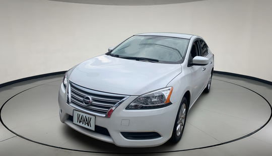 Nissan • Sentra