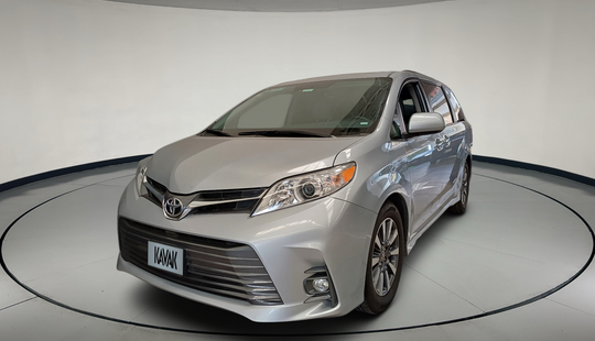 Toyota • Sienna