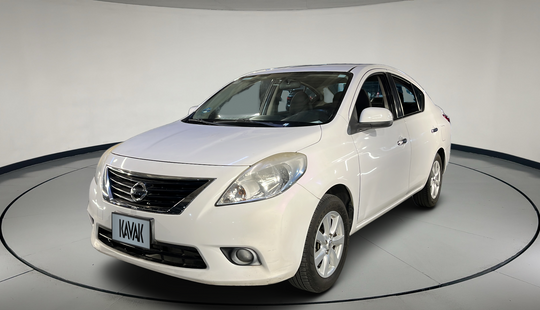 Nissan • Versa