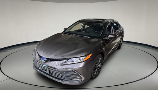 Toyota • Camry
