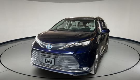 Toyota • Sienna