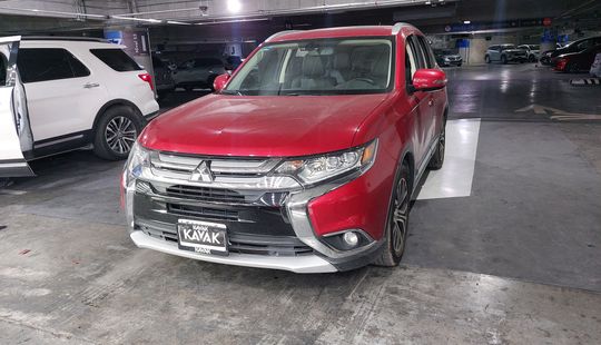 Mitsubishi • Outlander