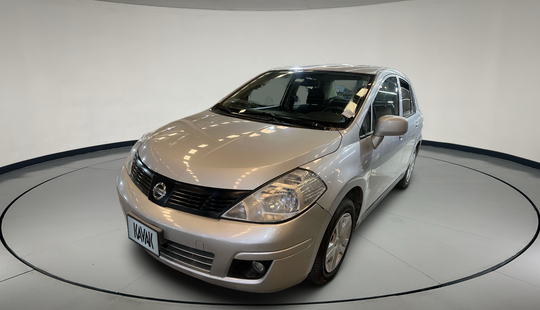Nissan • Tiida