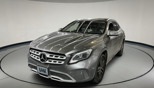 Mercedes Benz • Clase GLA