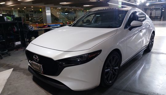 Mazda • Mazda 3