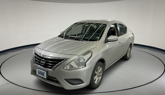 Nissan • Versa