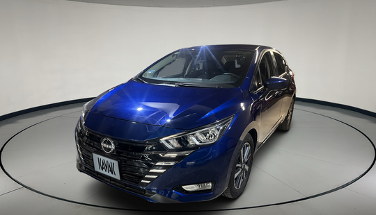 Nissan • Versa