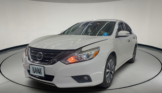 Nissan • Altima