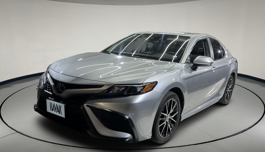 Toyota • Camry