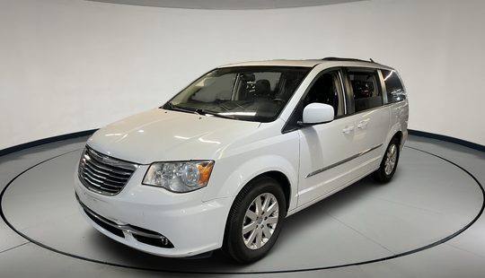 Chrysler • Town & Country