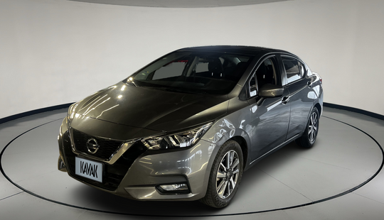 Nissan • Versa