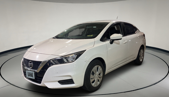 Nissan • Versa