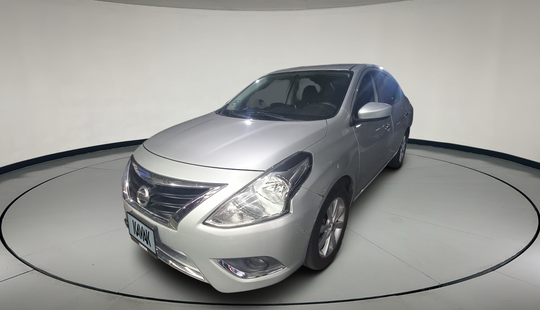Nissan • Versa
