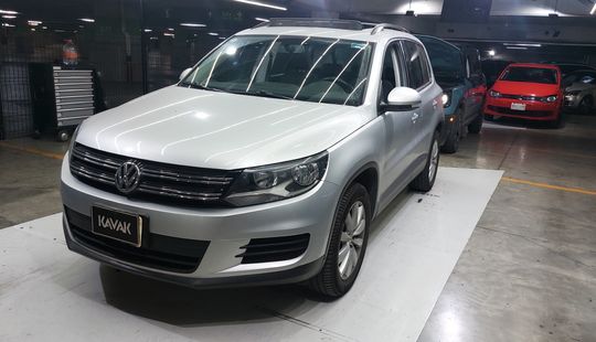 Volkswagen • Tiguan