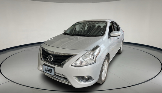 Nissan • Versa