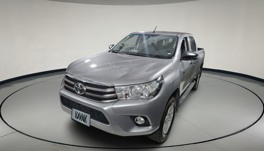 Toyota • Hilux