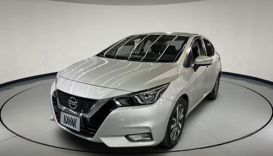 Nissan • Versa