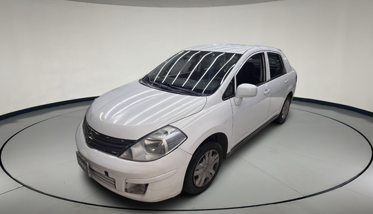 Nissan • Tiida