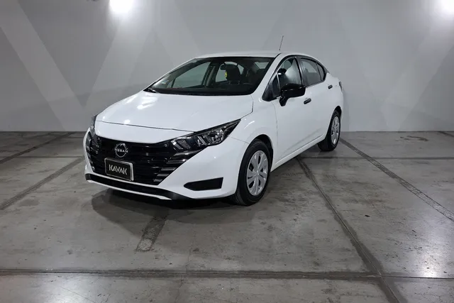 Nissan · Versa