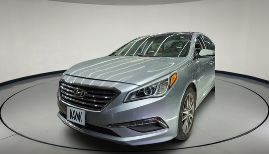 Hyundai • Sonata