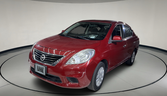 Nissan • Versa