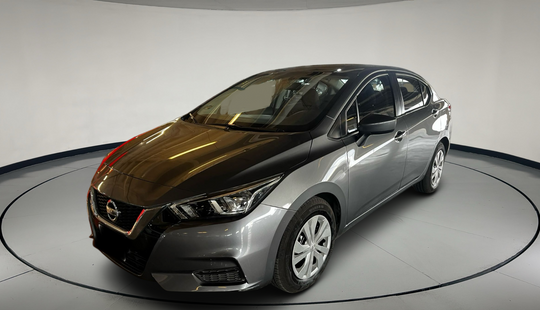 Nissan • Versa