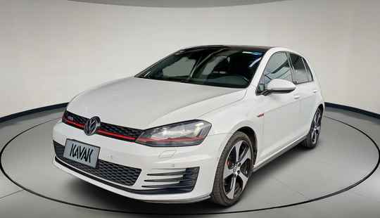 Volkswagen • Golf