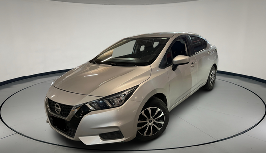 Nissan • Versa