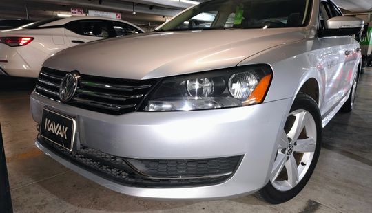 Volkswagen • Passat