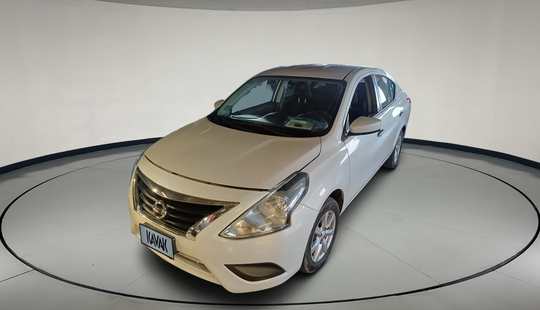 Nissan • Versa